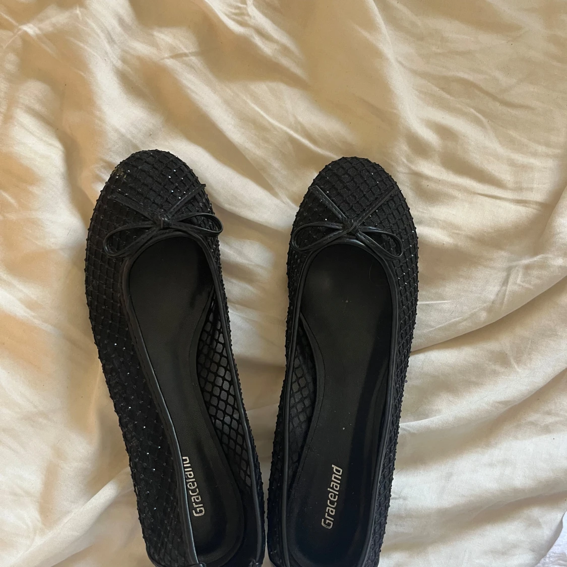 Svarta ballerinaskor från Graceland