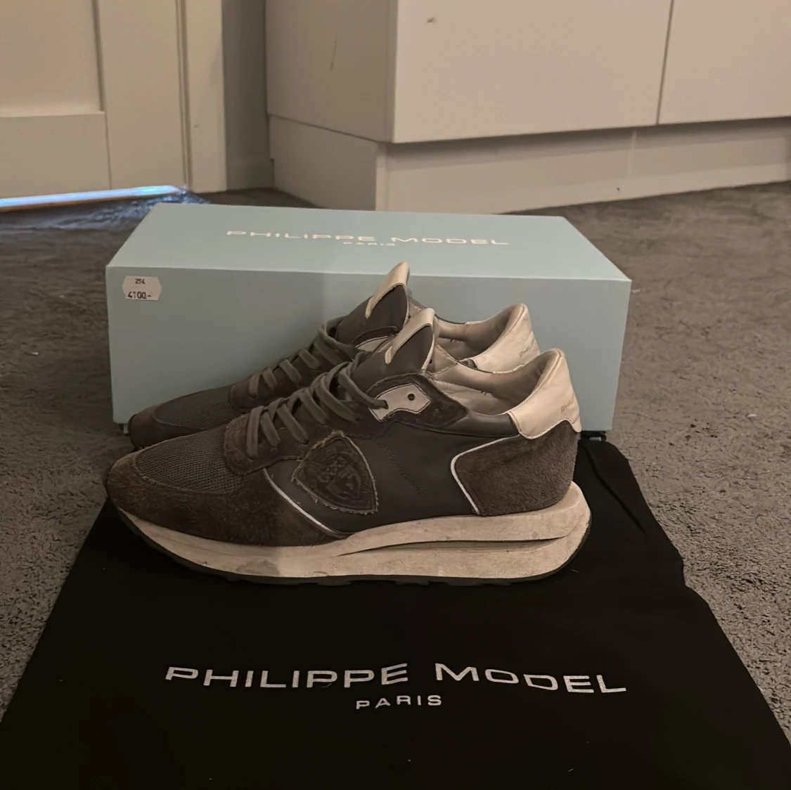 Grå Philippe Model sneakers i mocka