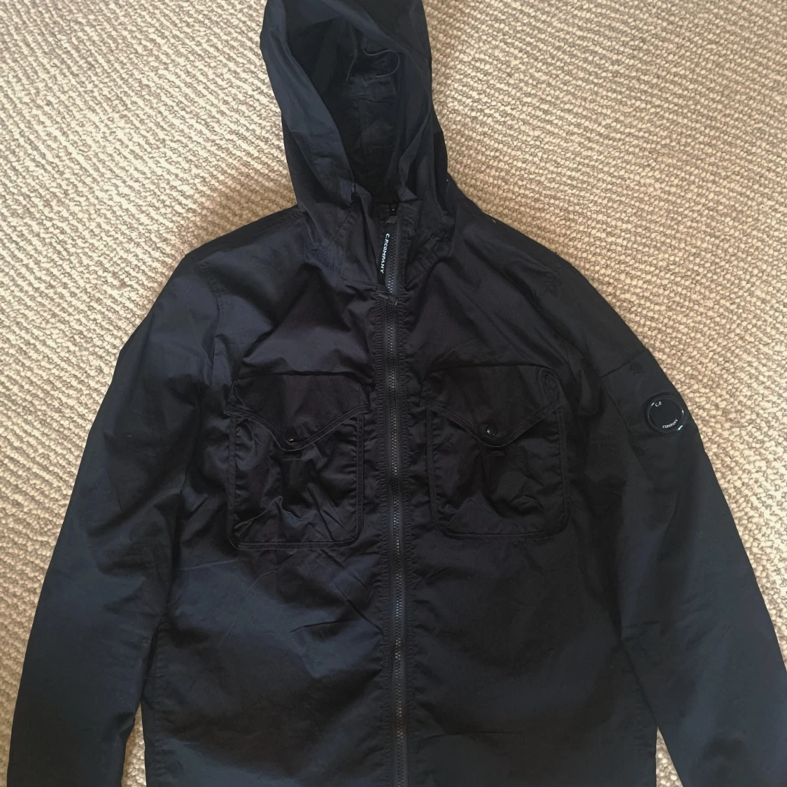 Svart vindjacka från C.P. Company