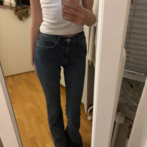 Jeans från Ginatricot - Supersnygga jeans från Gina. Storlek xs tall. Lågmidjade med bra stretch💕