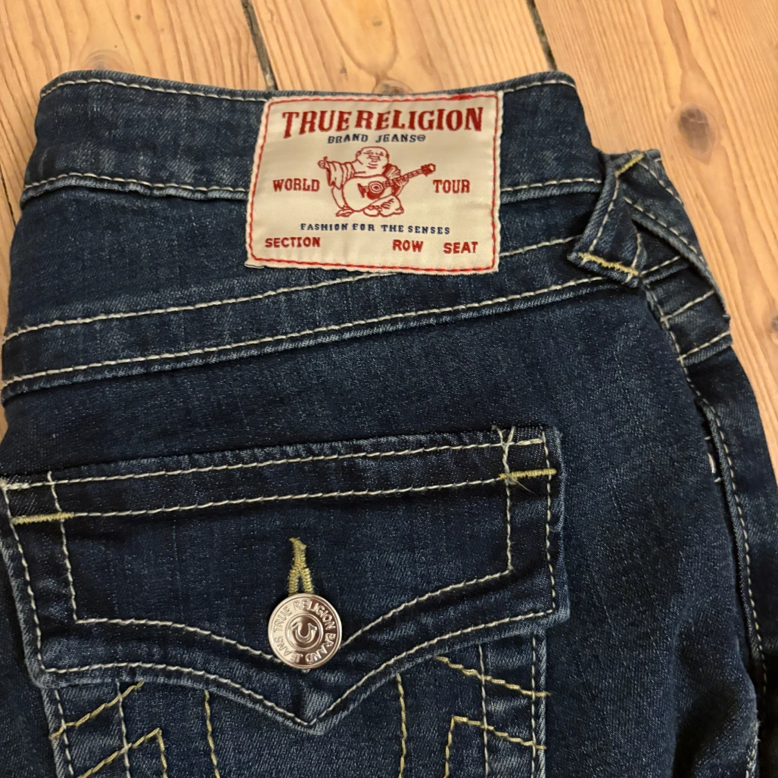 True religion jeans low rise flare storlek 26 i jättebra skick - 2