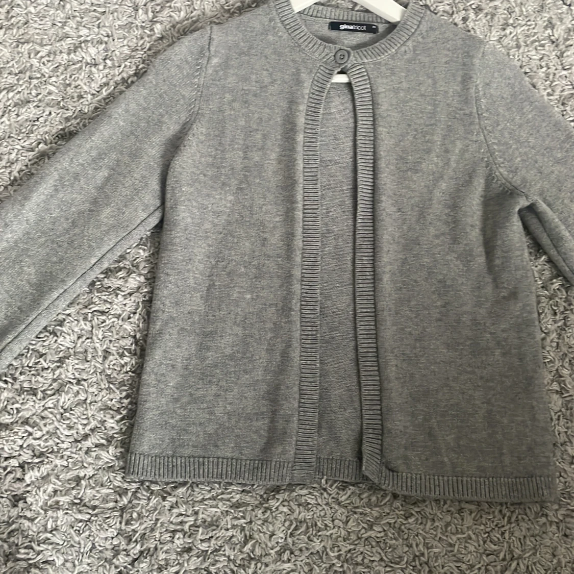 Grå kofta från Gina Tricot - 3
