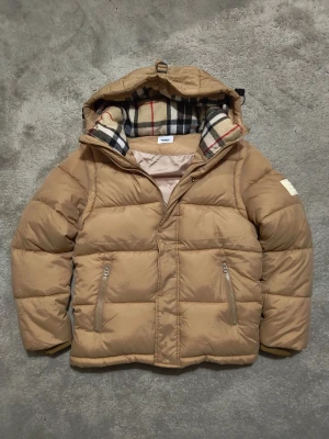 Puffer jacka - Size S fits also to M. New. Feel free to ask anything?