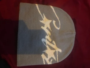 Cortiez mössa  - 2 gånger använd men är i god skick inga skador eller hål. 