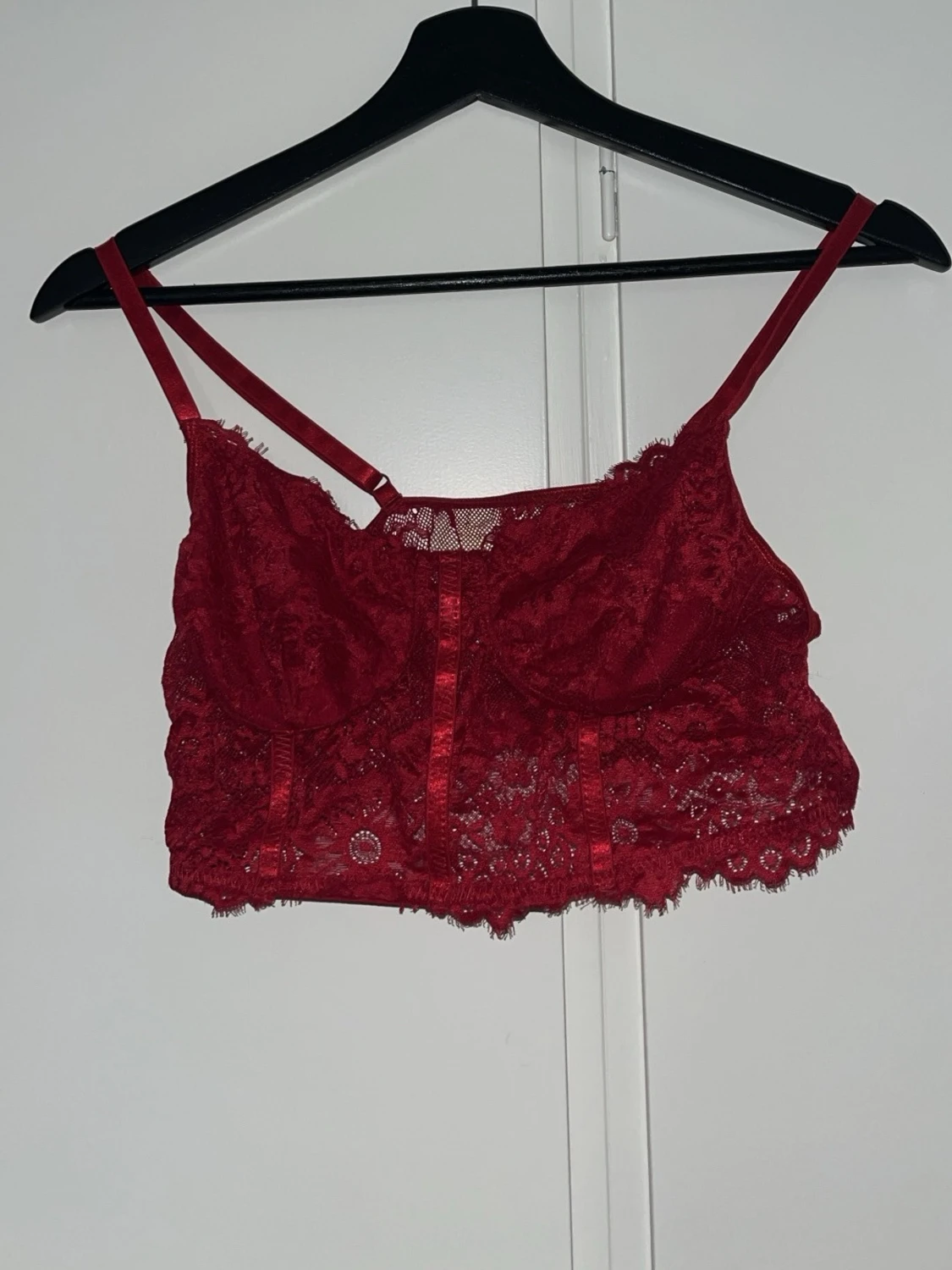 Röd spets korsett-topp