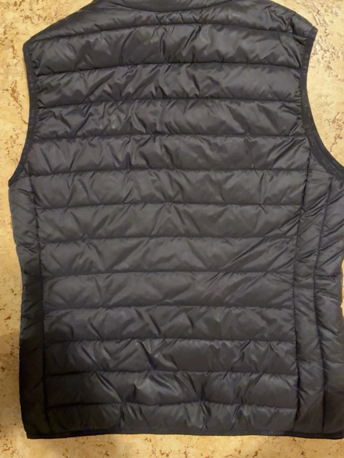 Svart dunväst med dragkedja - 2