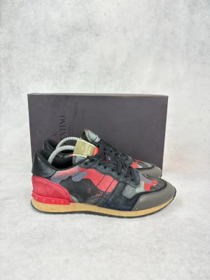 Valentino Rockrunner sneakers  - – Condition: 7/10  – What is included: Only the sneakers  – Retail price: Over 700 euro