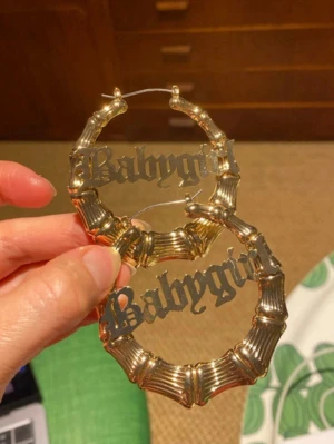 Babygirl hoop örhängen - Babygirl hoops örhängen