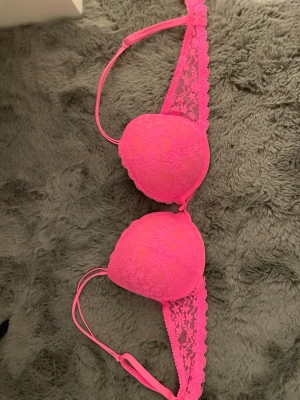 jättefin bh💕 -  har för mig att den är köpt på newyorker, men kan vara något annat!💕💘Bara använd några få gånger