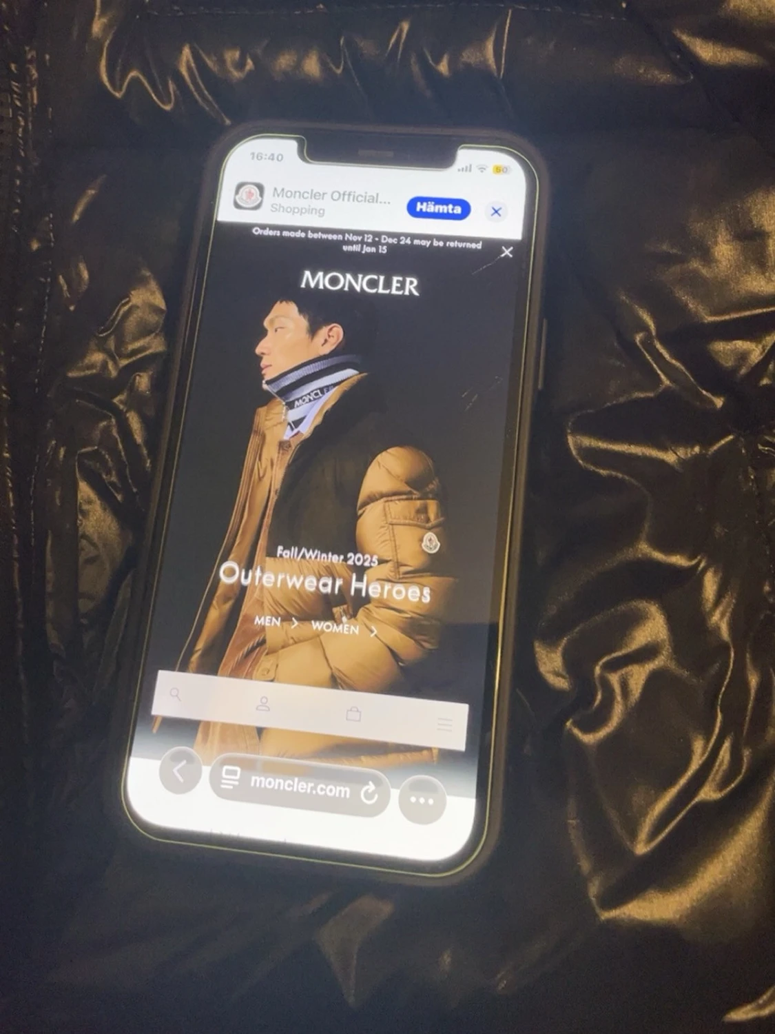 Svart Moncler pufferjacka med huva - 6