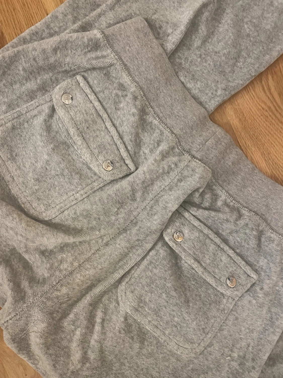 Grå mjukisbyxor Juicy Couture XS - 2