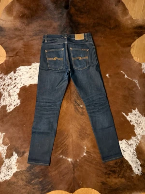 Selvage Nudie LeanDean - Tjena! Säljer dessa selvage nudie jeans, byxorna är i fint skick och är aldrig tvättade, W32/L32, hör av dig vid funderingar!🙌