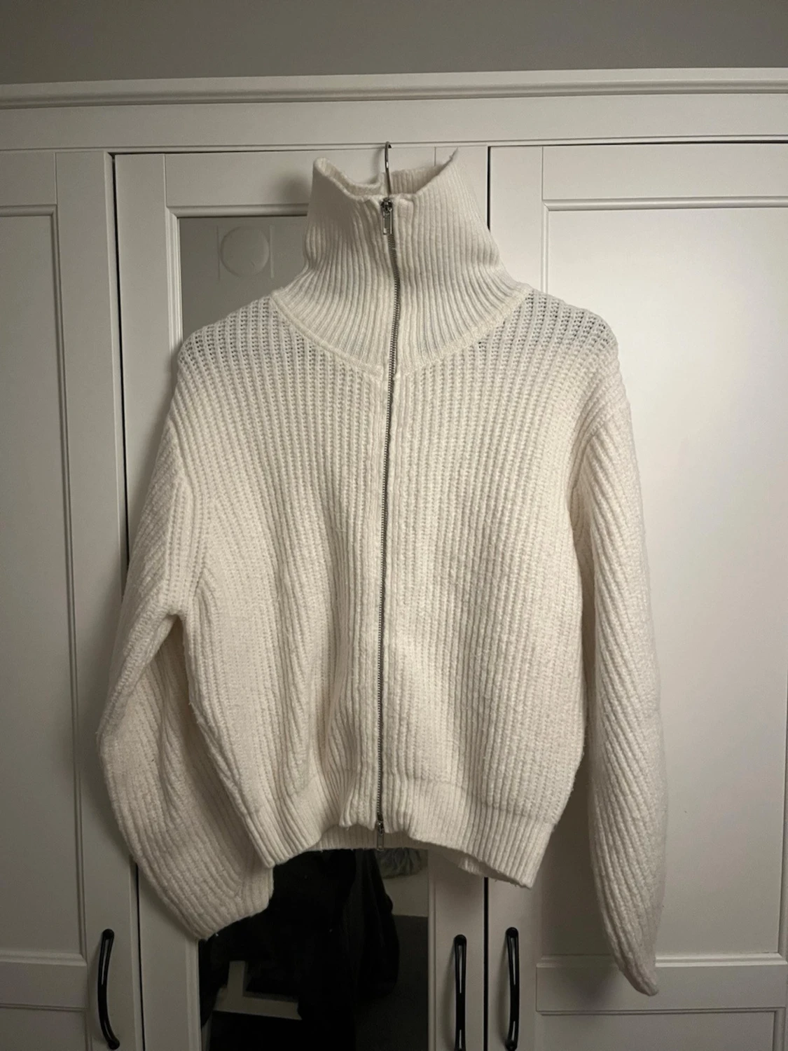 Vit stickad kofta från Bikbok - 1