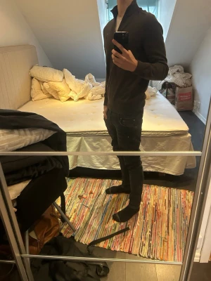 Mörkbrun half zip från Morris  - Tröjan är köpt på nk, använd fåtal gånger.