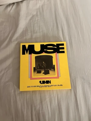 MUSE jimin album - Säljer ett helt nytt album! Förutom att allt såklart är oanvänt så följer allt med. Fick i julklapp men då jag redan har ett sen tidigare så ville jag sälja det💞 kom privat om du har några frågor