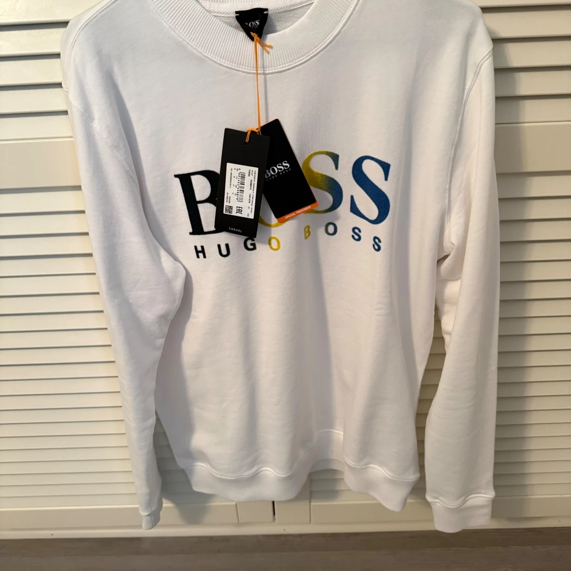 Hugo boss tröja helt ny - 1