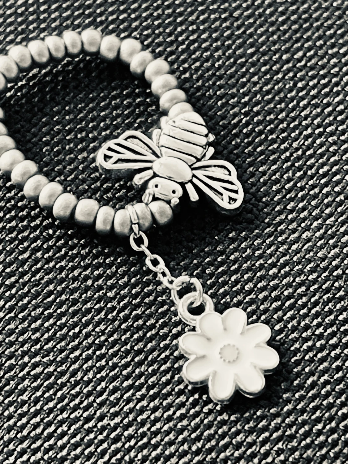 By prisförslag - justerbar Guldig pärlring med bi och blomma - 4