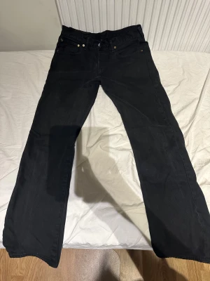 Levis Jeans - Svarta Levis Jeans i storlek 32/32.