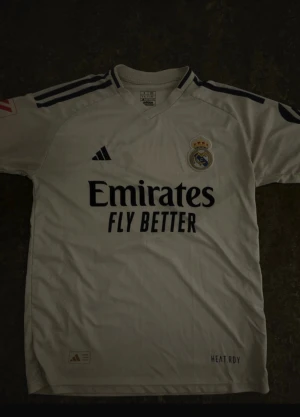 Real Madrid Arda Güler fotbollströja  - Säljer en real Madrid tröja som jag inte längre använder 