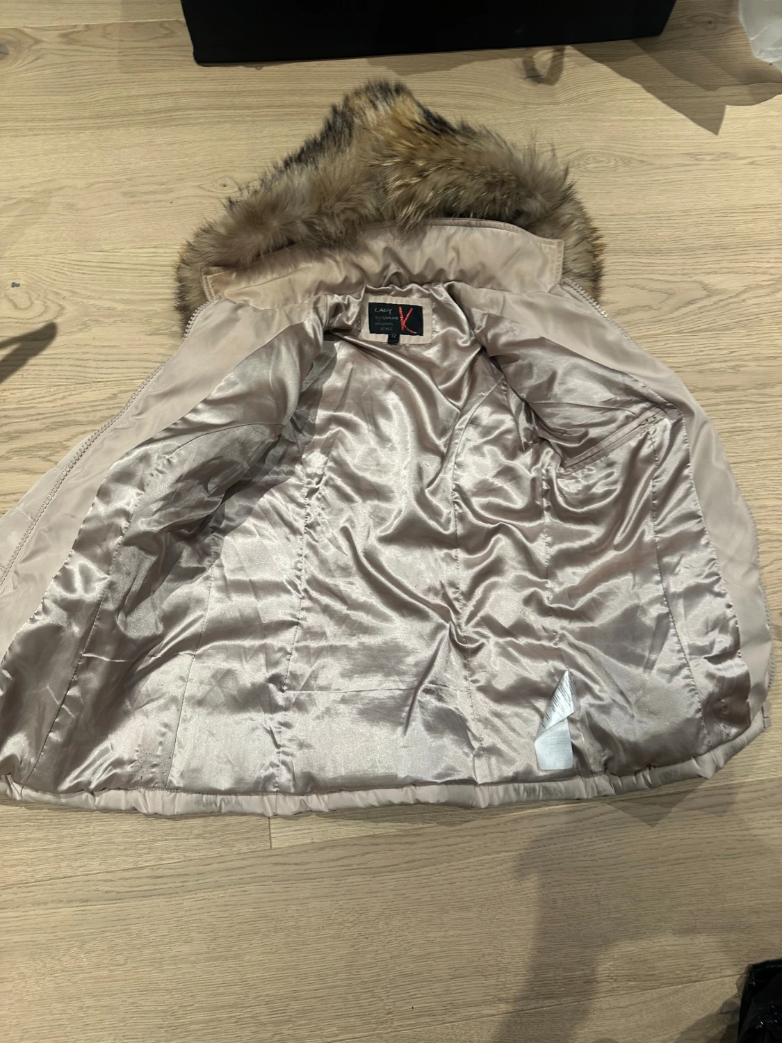 Varm jacka vinterjacka pufferjacka med äkta päls från (Lady by) Kamora  - 4