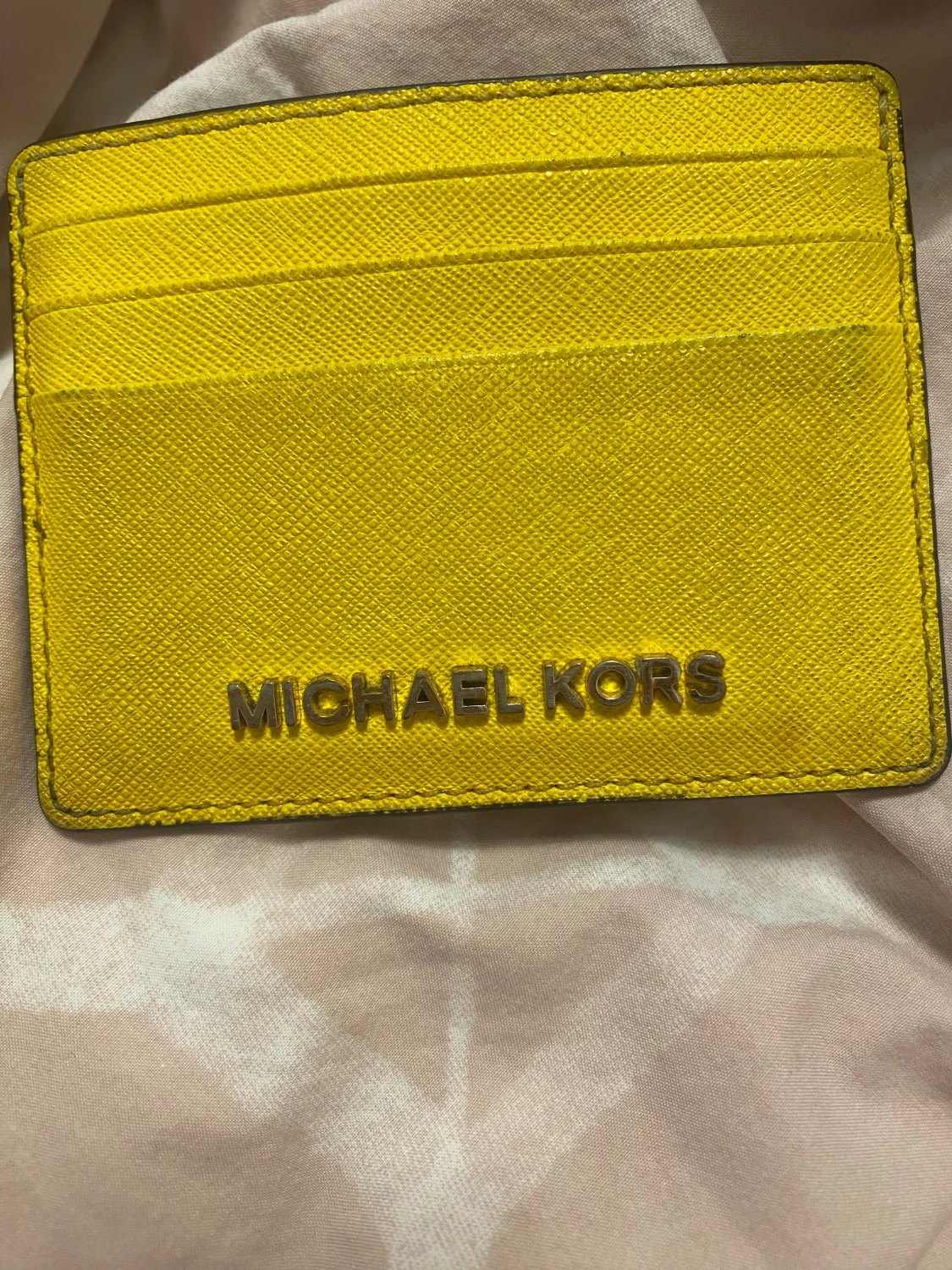 Gul korthållare från Michael Kors - 2