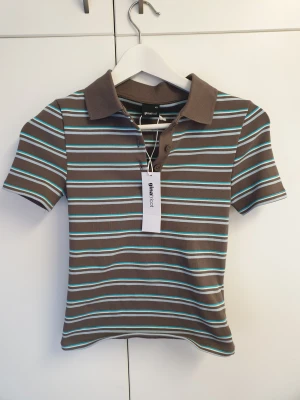 tshirt  - randig pike tshirt från Gina tricot. Nypris var 259kr