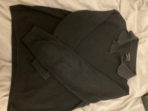 Massimo dutti pike - Svart Massimo Dutti pike, i storlek M men mer som S. Jätte fin och har bra material. Original pris 700