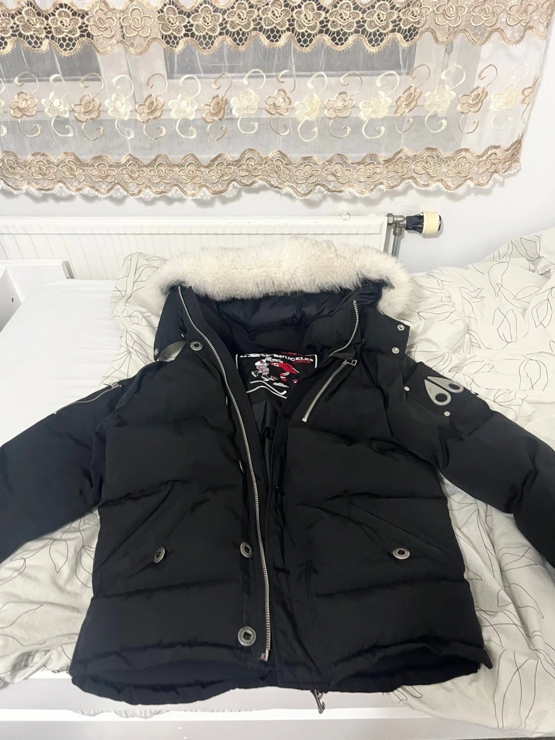 Svart Moose Knuckles dunjacka med päls - 1