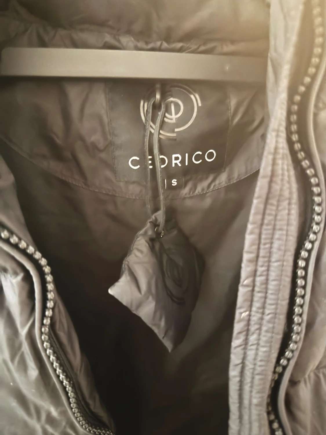 Svart dunjacka från Cedrico med huva - 3