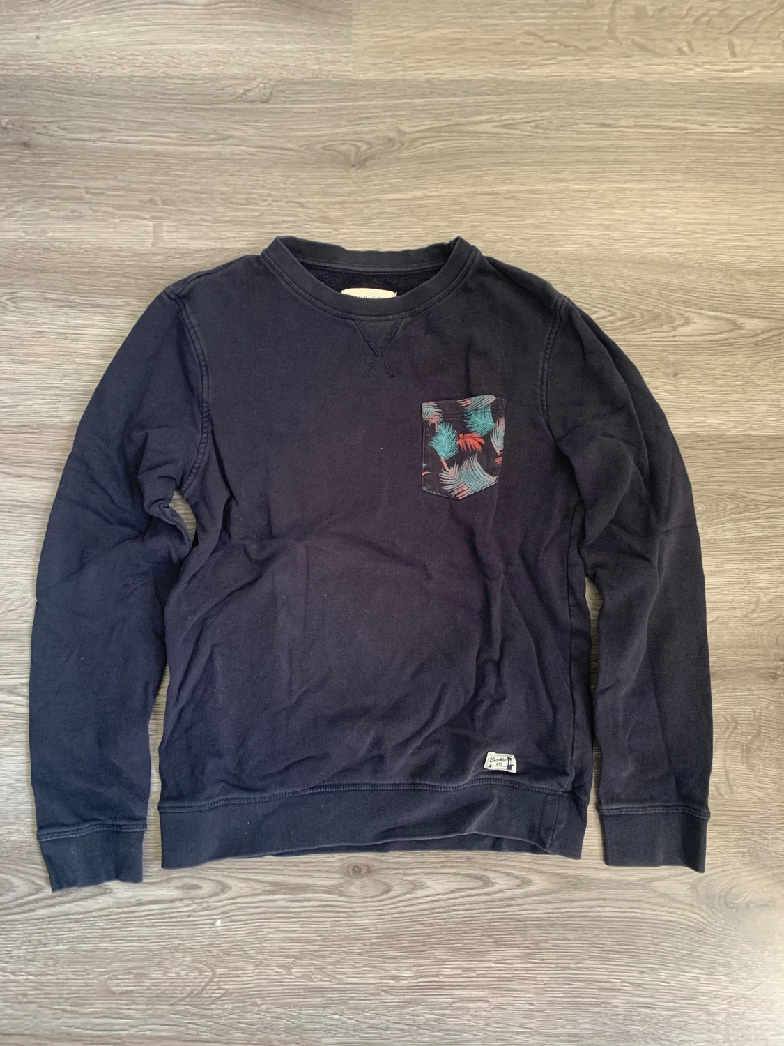 Mörkblå sweatshirt från Pier One