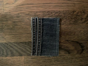 Korthållare tillverkad av återvunna jeans  - Vi på ReCase UF tillverkar korthållare tillverkade av gamla jeans. Vi ser så klart till så att kvaliteten på jeansen är bra och tåliga. Hör av er om ni har frågor💙💙Obs! Priset är ej prutningsbart och ni står själva för frakt!