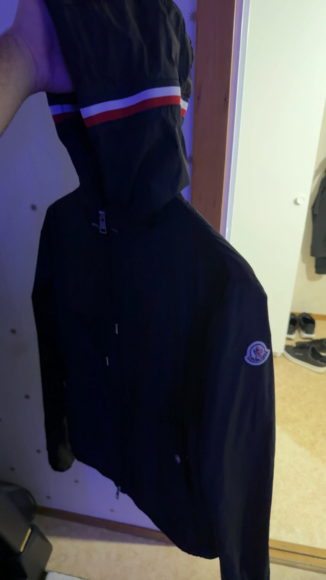 Svart Moncler vindjacka med huva - 5