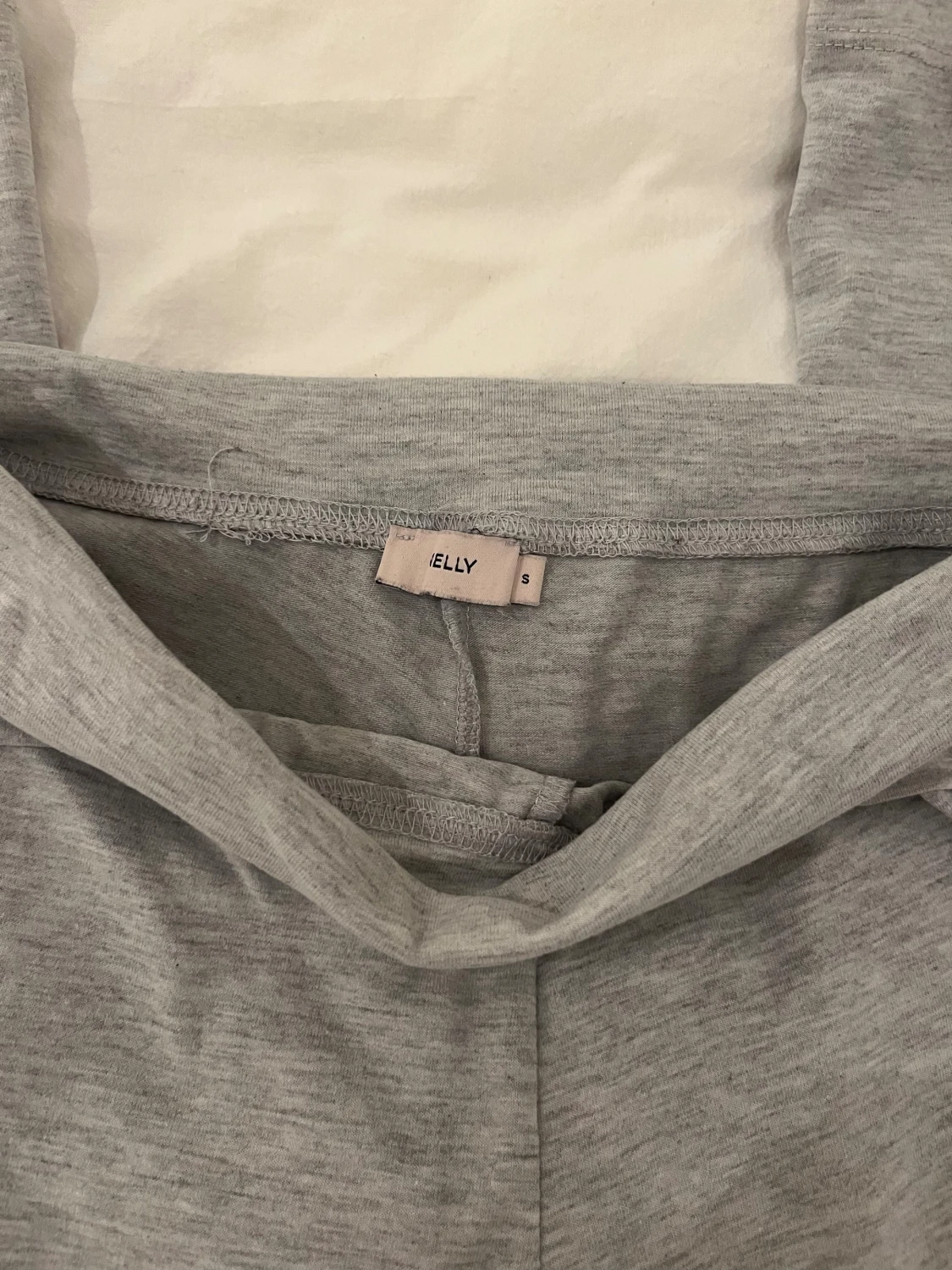 Grå mjukisbyxor från Nelly, storlek S - 3