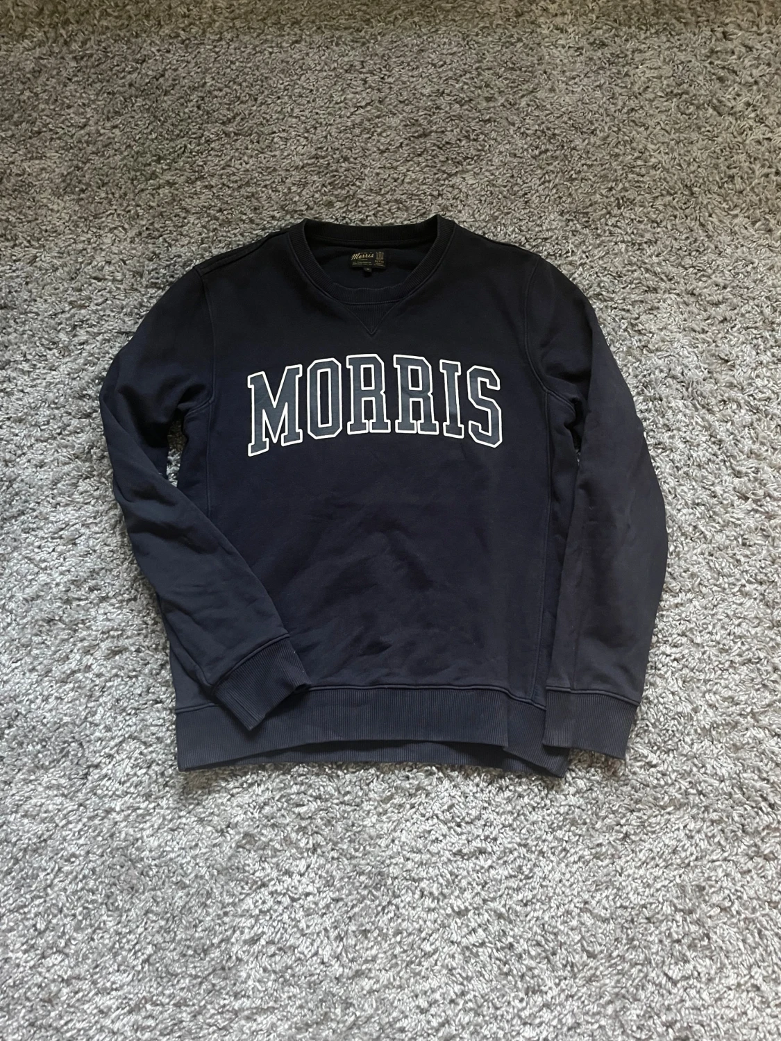 Mörkblå sweatshirt från Morris