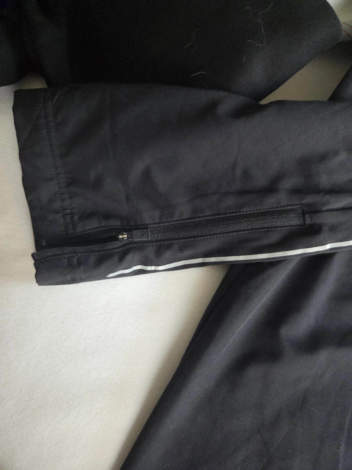 Svarta träningsbyxor från SOC, strl L - 1