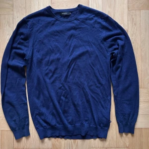 Marinblå Tröja Matinique  - En marinblå tröja från Matinique. Bra skick. Storlek L. Hör av er ifall ni har några frågor!