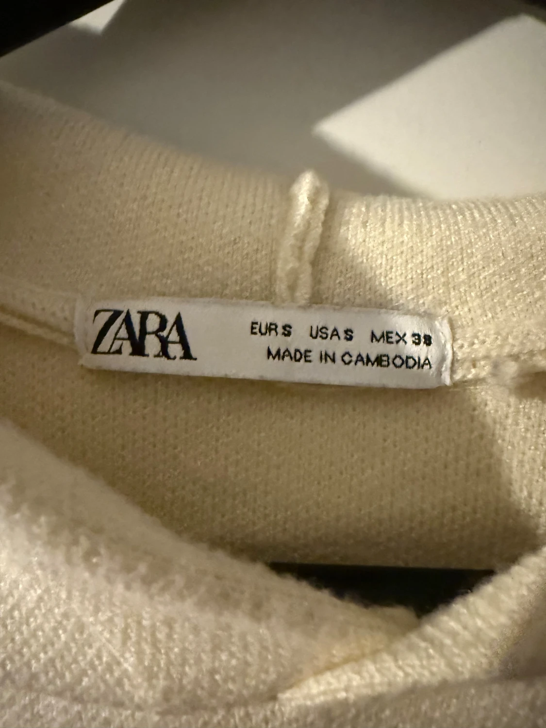 Beige hoodie från Zara i storlek S - 1