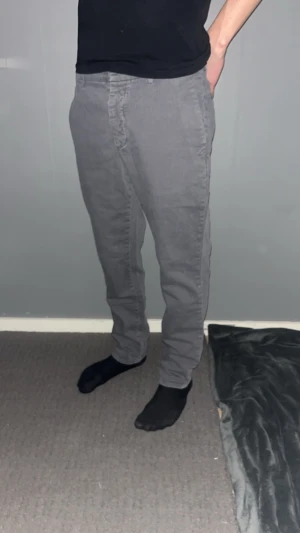 Dondup byxor  - Dondup byxor - Storlek: 32 - Mycket fint skick - Nypris: 3999kr - Vårt pris: 299kr - hör av dig vid funderingar 💫