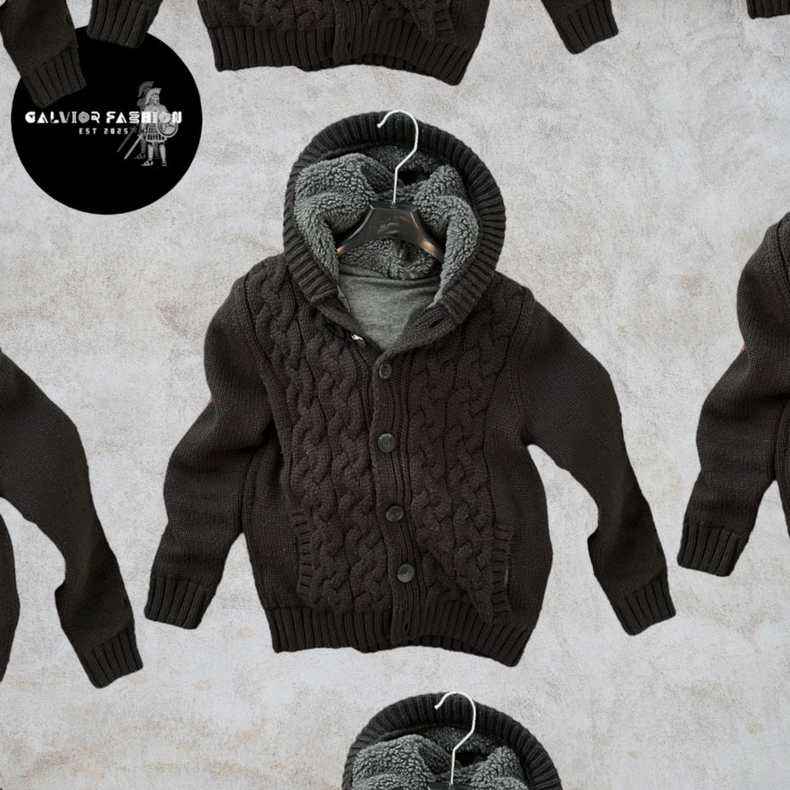 Stickad cardigan med knappar