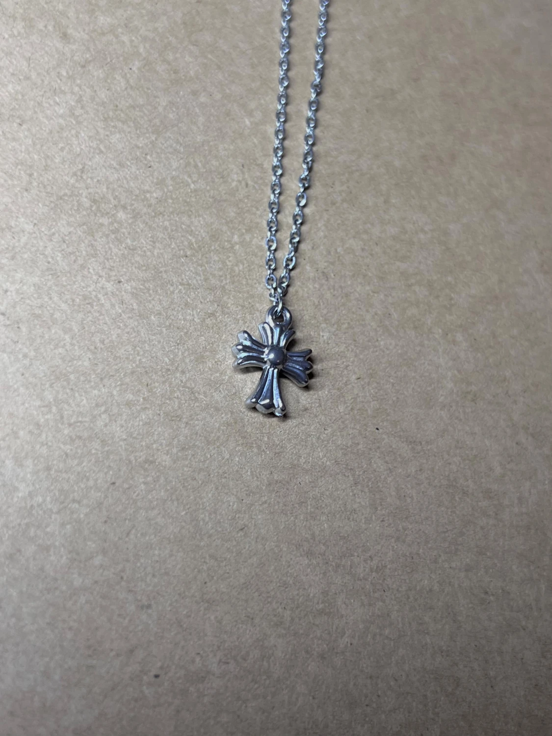 Croix Minimaliste Rebelle - 1