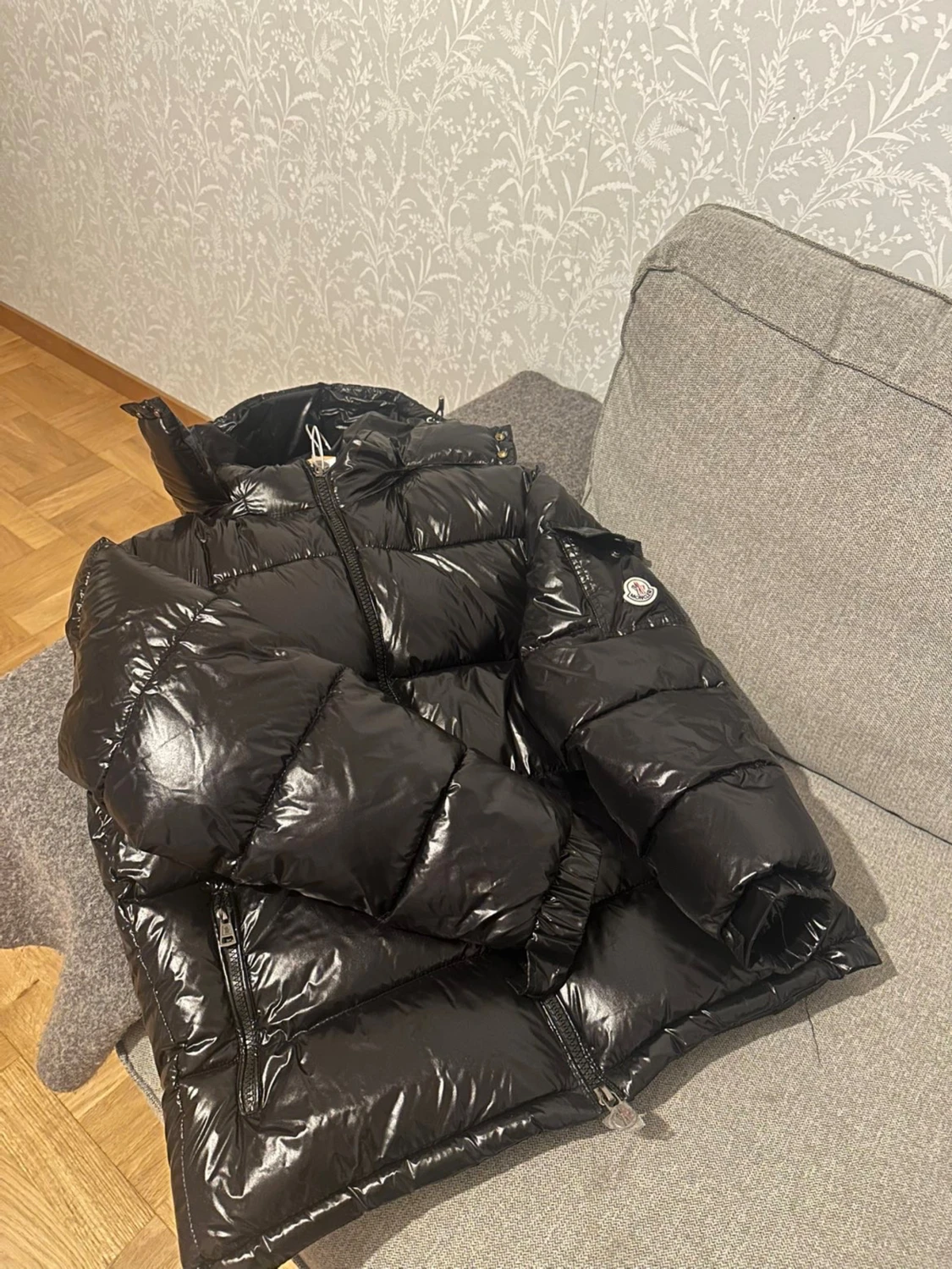 Svart Moncler pufferjacka