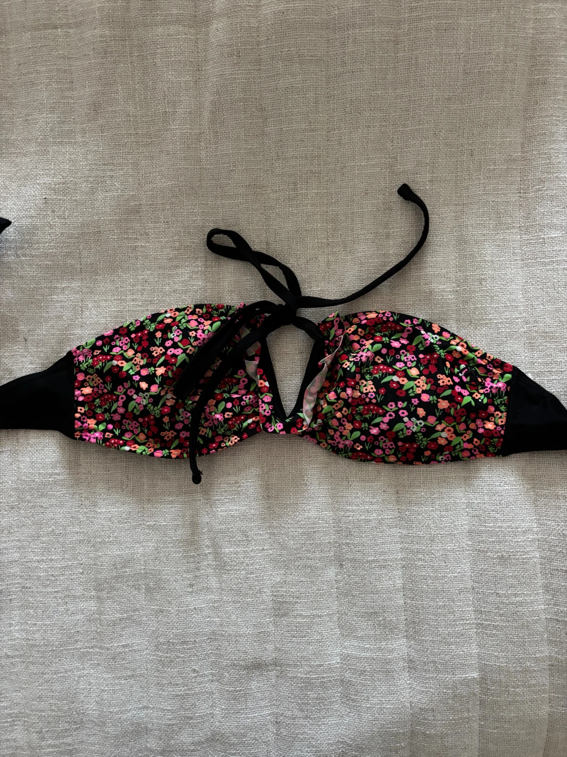 Blommig bikiniöverdel från Warp - 2