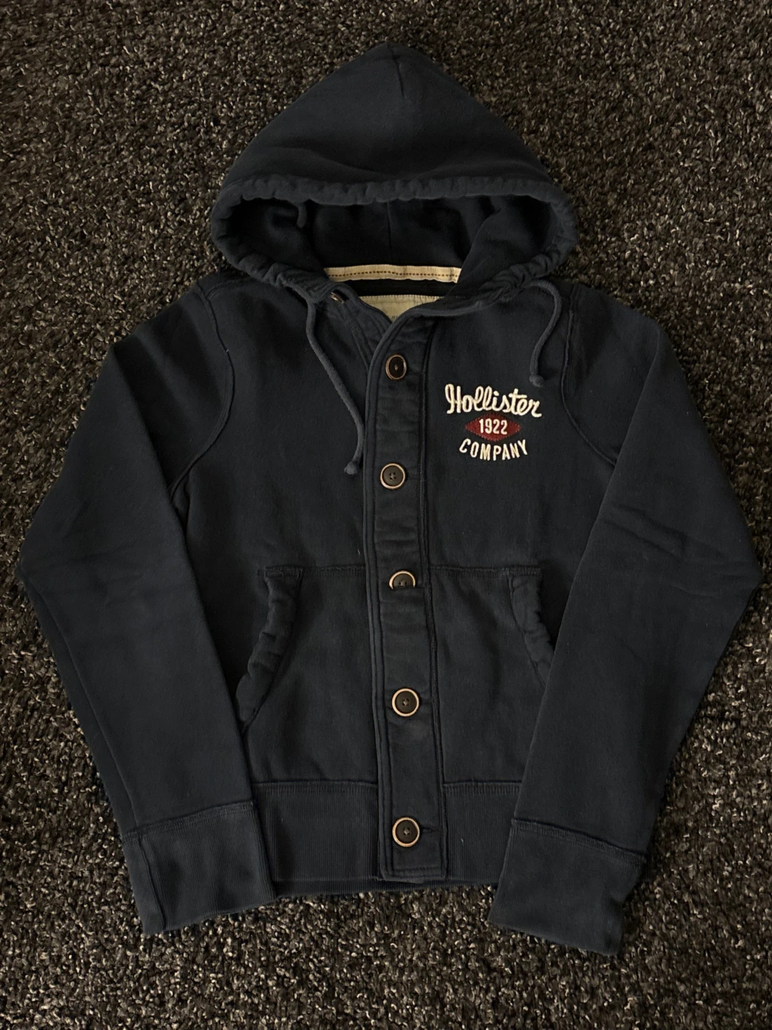 Hollister cardigan - sjukt eftertraktad!