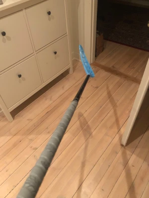 Unihoc unislim limited edt - Limiterad klubbhuset edt unihoc unislim. Skönt skaft men ett skönt ljusblått unilite blad kan sätta på vit eller mörkblått också pris inte hugget i sten!💯