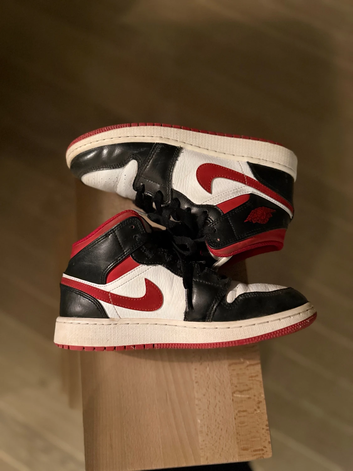 Air Jordan 1 Mid - 3