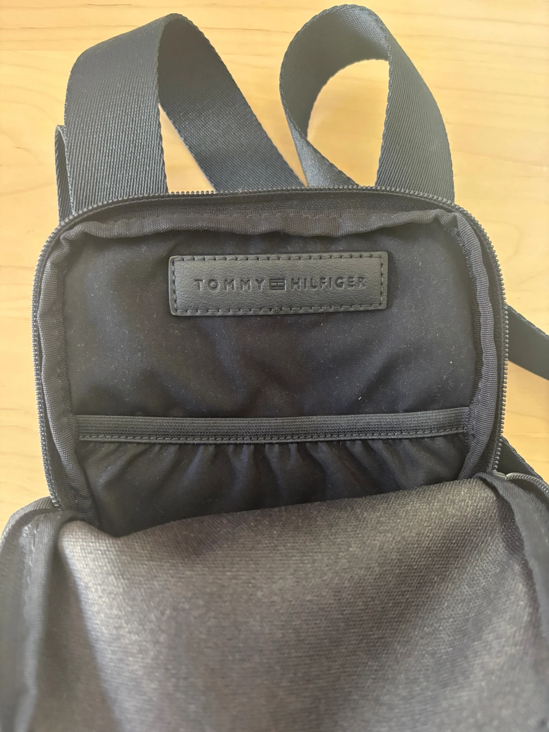 Mörkblå axelväska Tommy Hilfiger - 2