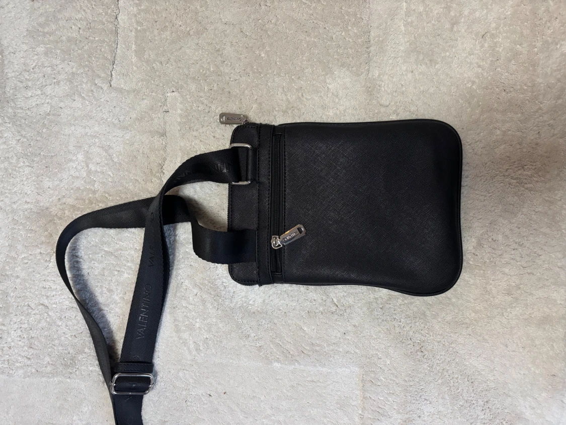 Axelväska från Valentino - 1