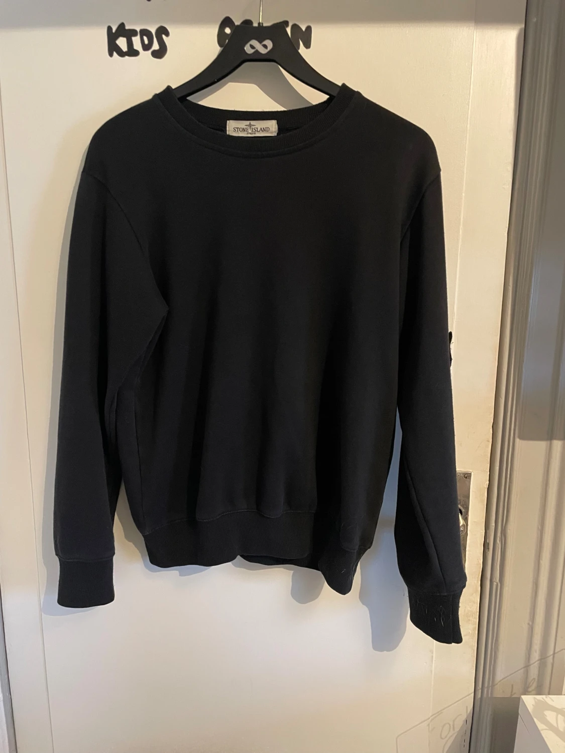 Svart Stone Island sweatshirt