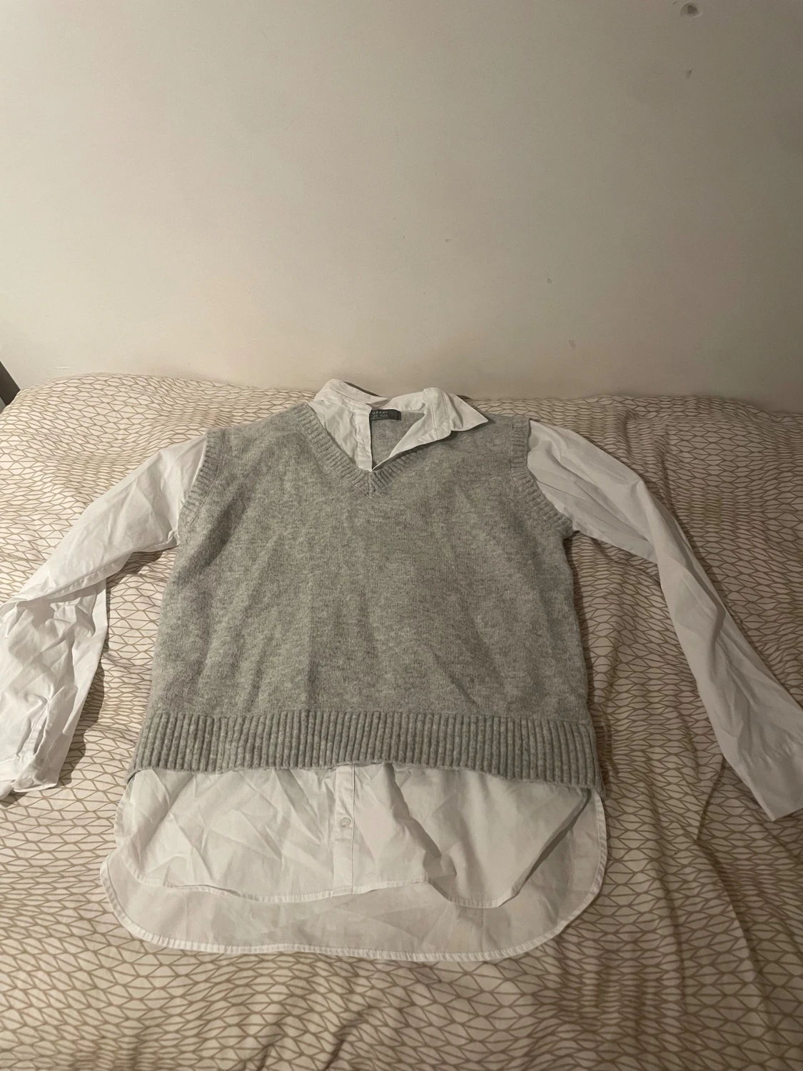 Grå stickad väst från Primark