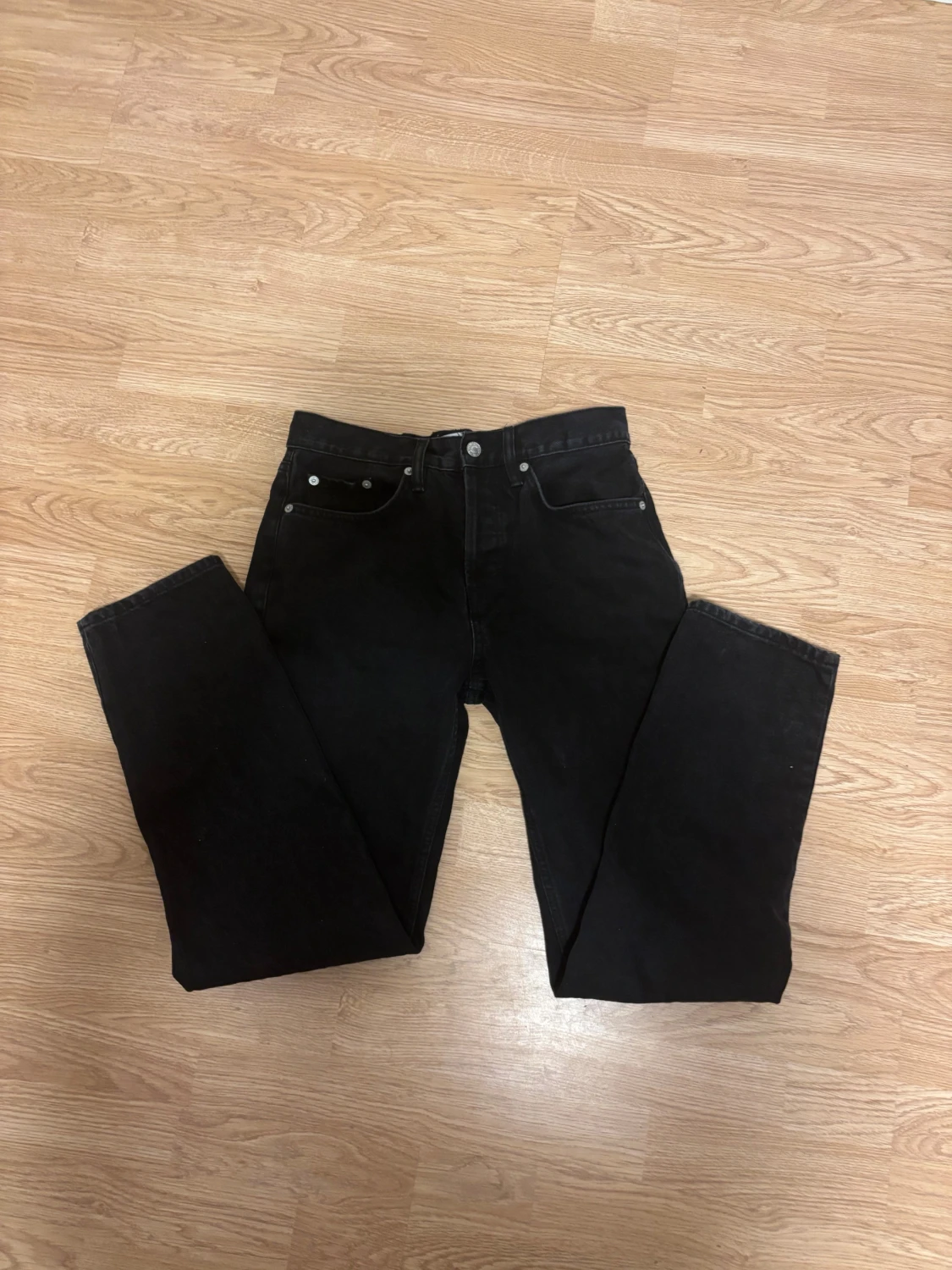 Svarta straight jeans - 1